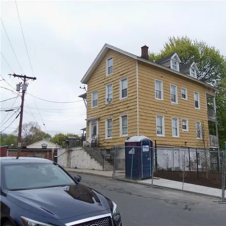 Buy this 8 bed townhouse on 302 Washington Avenue in Town Plot Hill, Waterbury