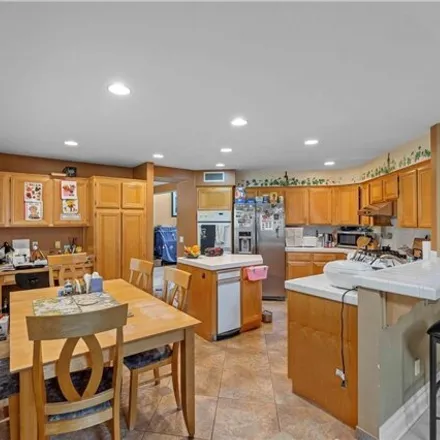 Image 3 - 24537 Stonegate Drive, Los Angeles, CA 91304, USA - House for sale