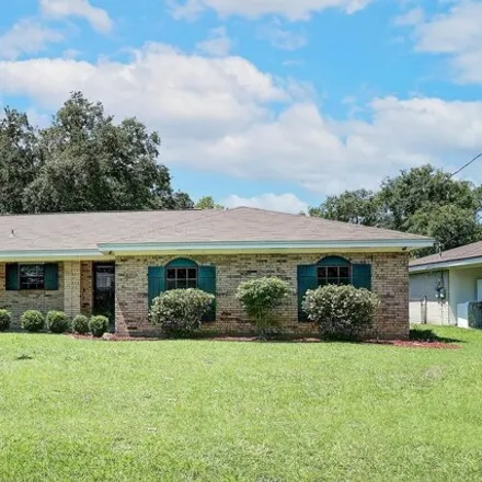 Buy this 3 bed house on 214 Debby Drive in Broadmoor, Lafayette