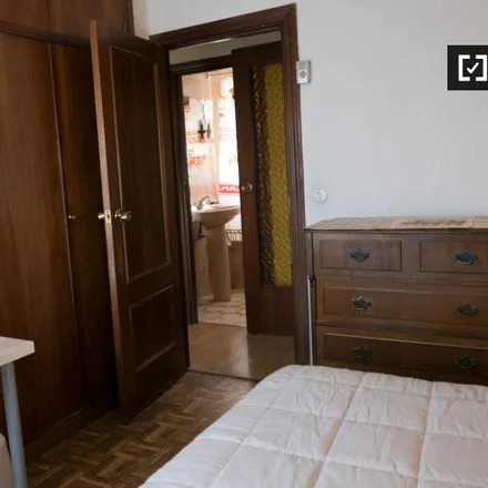 Image 3 - Madrid, Codere, Calle de Illescas, 28024 Madrid - Room for rent