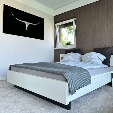 Rent this 3 bed apartment on Schützenstraße 24 in 30853 Langenhagen, Germany