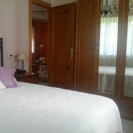 Rent this 2 bed house on 27798 Celeiro de Mariñaos