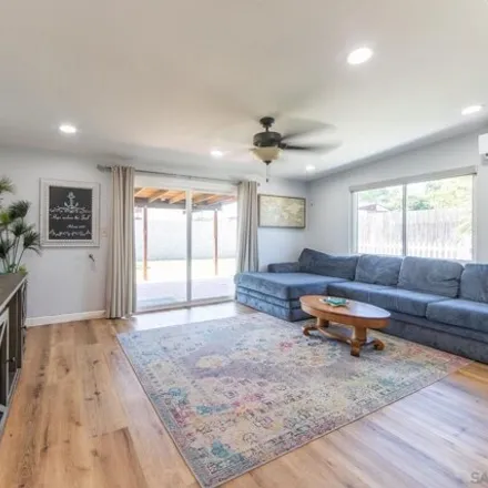 Image 3 - 1025 Hemlock Avenue, Imperial Beach, CA 91932, USA - House for sale