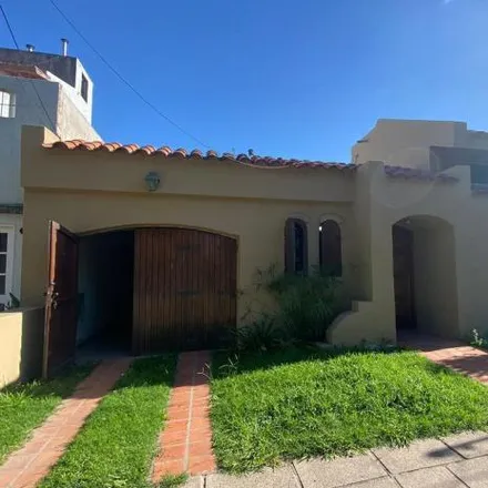 Buy this 3 bed house on Rómulo Carbia in Ampliación Poeta Lugones, Cordoba