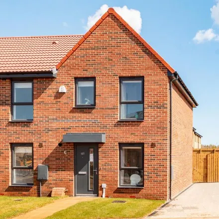 Rent this 2 bed townhouse on Foxglove Close in Redcar, TS10 5ES