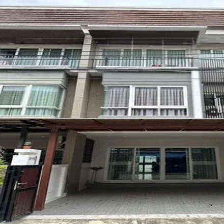 Rent this 3 bed house on Urban Village Soi 2 in Phasi Charoen District, Bangkok 10160