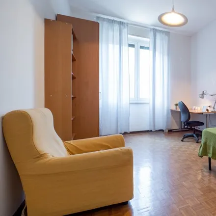 Rent this 4 bed room on Bocconi University in Via Roberto Sarfatti, 25