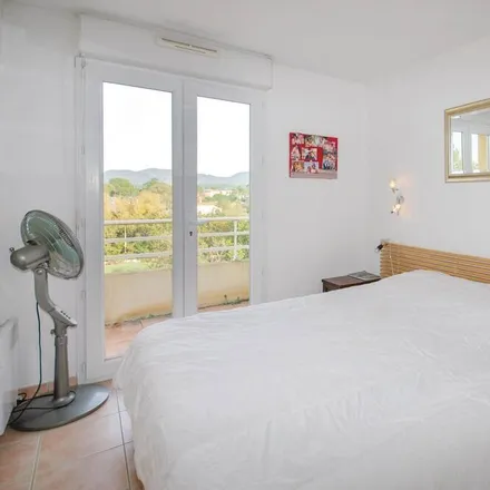 Rent this 2 bed apartment on Centre d'incendie et de secours de Saint-Raphaël in D 100, 83700 Saint-Raphaël