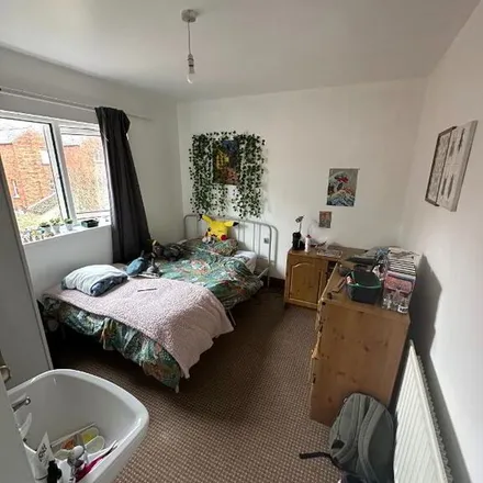Rent this 5 bed apartment on Melanie’s Place in Malone Avenue, Belfast