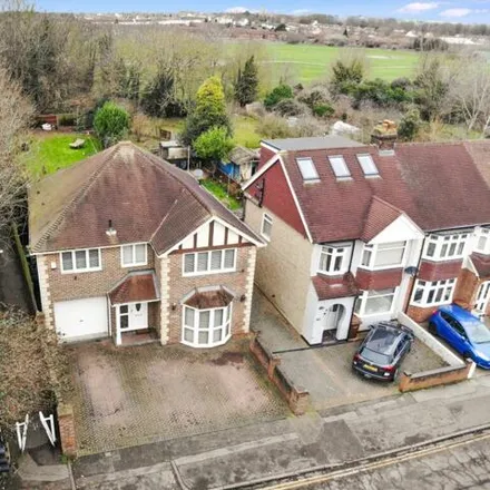 Buy this 4 bed house on Woodlands Road in Rainham, ME7 2DX
