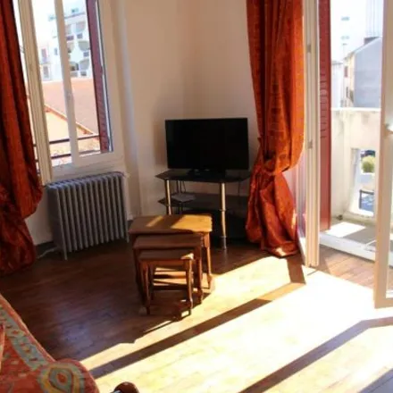 Image 3 - 5 Rue Jean-Baptiste Blanc, 87000 Limoges, France - Apartment for rent