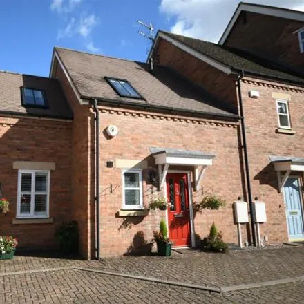 Buy this 3 bed townhouse on Dereham Court in Royal Leamington Spa, CV32 5UL
