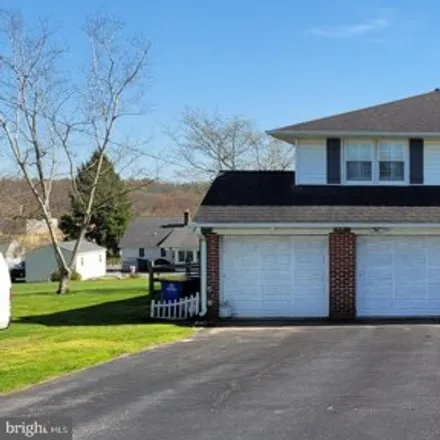 Buy this 3 bed house on 73 Pleasant View Drive in Sadsbury Township, PA 17527