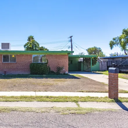 Buy this 3 bed house on 1117 West Lind Street in Tucson, AZ 85705