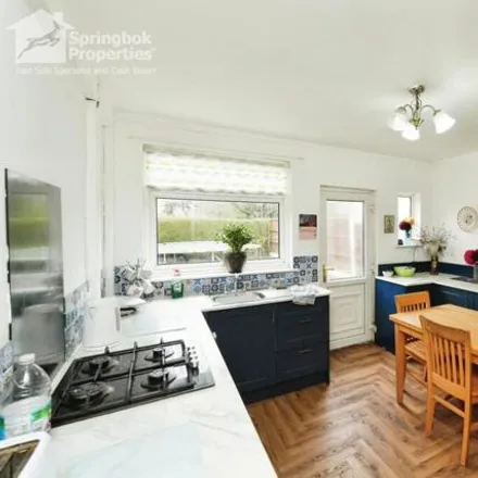 Image 4 - Hedges Crescent, Liverpool, L13 9DD, United Kingdom - Townhouse for sale