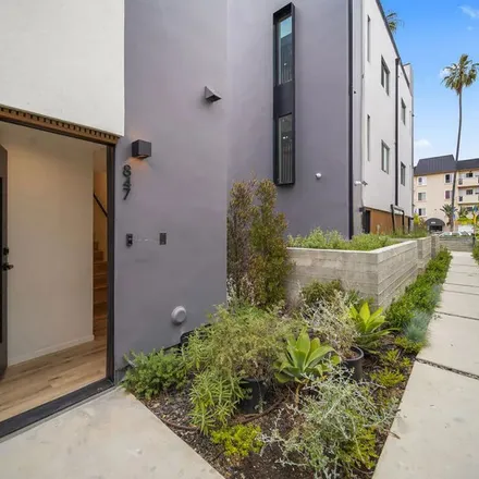 Image 6 - 859 North Mariposa Avenue, Los Angeles, CA 90029, USA - Townhouse for rent