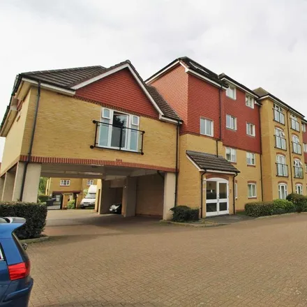 Rent this 2 bed apartment on Bower Way in Slough, SL1 5HE