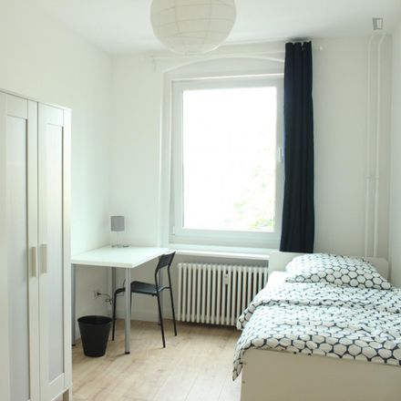 Rent this 5 bed room on Tempelhofer Weg 94 in 12347 Berlin, Germany