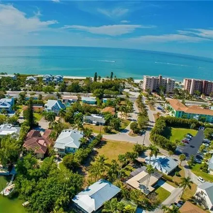 Buy this studio house on 7821 Buccaneer Drive in Fort Myers Beach, Lee County