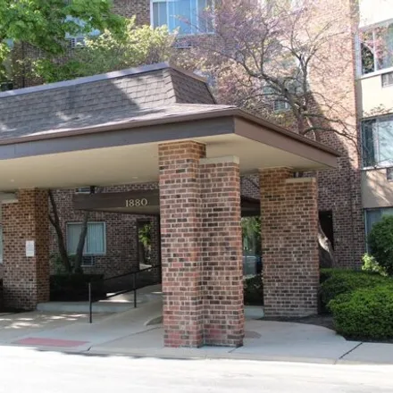 Buy this 2 bed condo on 1701 Robin Lane in Hoffman Estates, Schaumburg Township