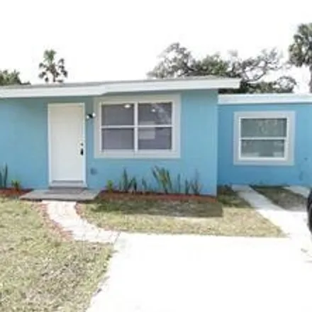 Image 2 - 1604 Pawnee Street, Fort Myers, FL 33916, USA - House for sale
