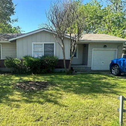 Buy this 3 bed house on 1407 Tremont Street in Greenville, TX 75401