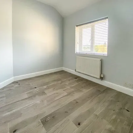 Image 5 - 35 Meadow Grove, Bristol, BS11 9PL, United Kingdom - Apartment for rent