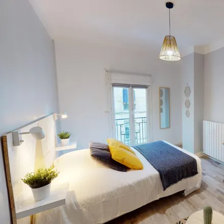Rent this 6 bed room on 50 Rue Lafontaine in 33800 Bordeaux, France