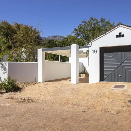 Rent this 3 bed townhouse on Arc-en-Ciel in Paradyskloof, Stellenbosch Local Municipality