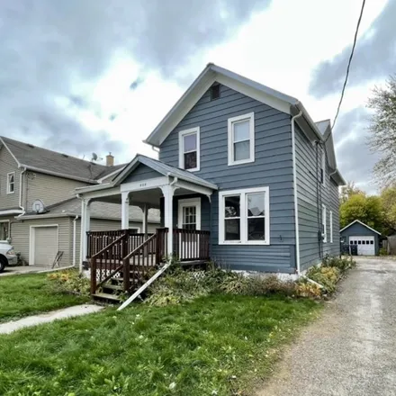 Buy this studio duplex on 404 Caroline Street in Neenah, WI 54956