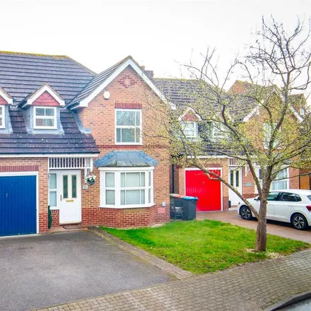 Rent this 4 bed house on Penhale Close in Milton Keynes, MK4 3BT
