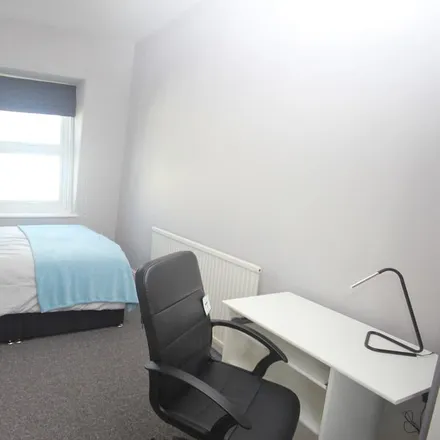 Rent this 1 bed room on 15 in 17 Sea View Terrace, Plymouth