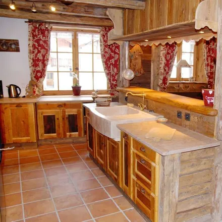 Rent this 7 bed house on Champagny-en-Vanoise in Rue des 16e Jeux Olympiques, 73350 Champagny-en-Vanoise