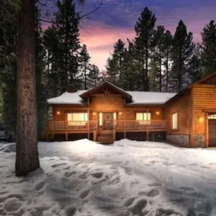 Rent this 3 bed house on 424 Mountainaire Lane in Big Bear Lake, CA 92315