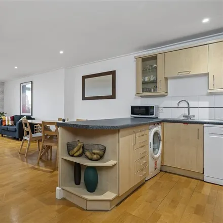 Image 4 - City Approach, 190 City Road, London, EC1V 2QH, United Kingdom - Apartment for rent