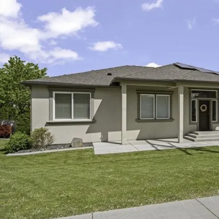 Buy this 5 bed house on 926 Gage Boulevard in Richland, WA 99352
