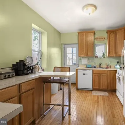 Rent this 3 bed house on 2231 Bainbridge St in Philadelphia, Pennsylvania