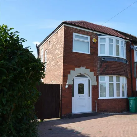 Rent this 3 bed duplex on Vale Street in Manchester, M11 4NR