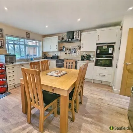 Image 5 - Squirrels Chase, Gully Road, Nettlestone, PO34 5LH, United Kingdom - House for sale