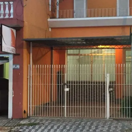 Buy this 2 bed house on Avenida Doutor Cesário Bastos in Vila Bastos, Santo André - SP
