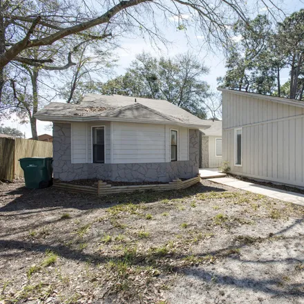 Rent this 3 bed house on 100 Post Oak Place in Lake Lorraine, Okaloosa County