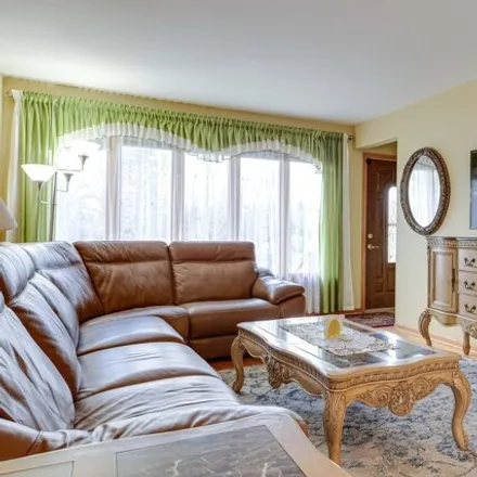 Image 5 - 7737 West Forest Preserve Drive, Chicago, IL 60634, USA - House for sale
