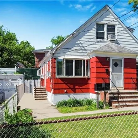 Buy this 3 bed house on 150 Lincoln Ave in New York, 10306