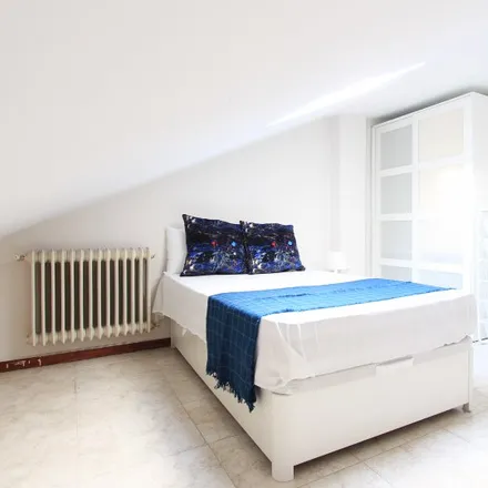 Rent this 6 bed room on Madrid in Volt Europa Spain, Calle de Ferrer del Río