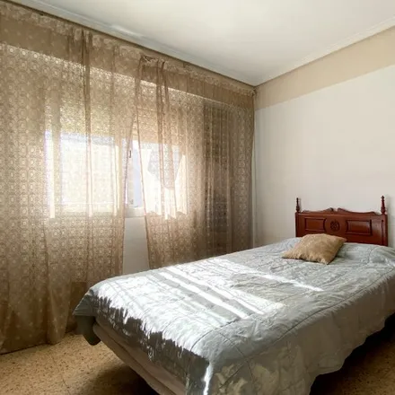 Image 2 - Carrer de Berni i Català, 46019 Valencia, Spain - Room for rent