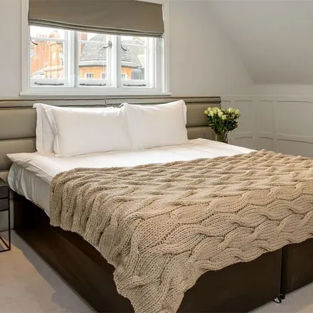 Image 7 - 13 North Audley Street, London, W1K 6ZD, United Kingdom - Apartment for rent