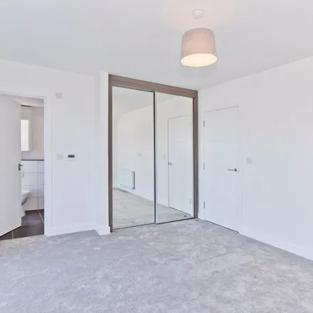 Rent this 3 bed apartment on York Road in Royal Tunbridge Wells, TN1 1JD