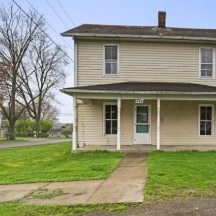 Buy this 3 bed house on 354 Oakwood Avenue in Newark, OH 43055