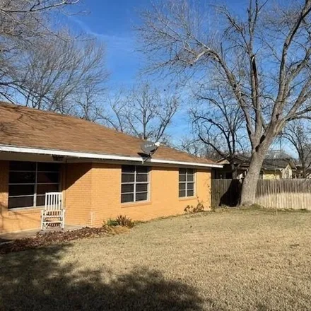 Image 1 - 349 West Walnut Street, Granger City Limits, TX 76530, USA - House for sale