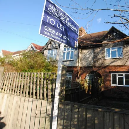 Rent this 3 bed house on Midfield Way in Sevenoaks Way, London